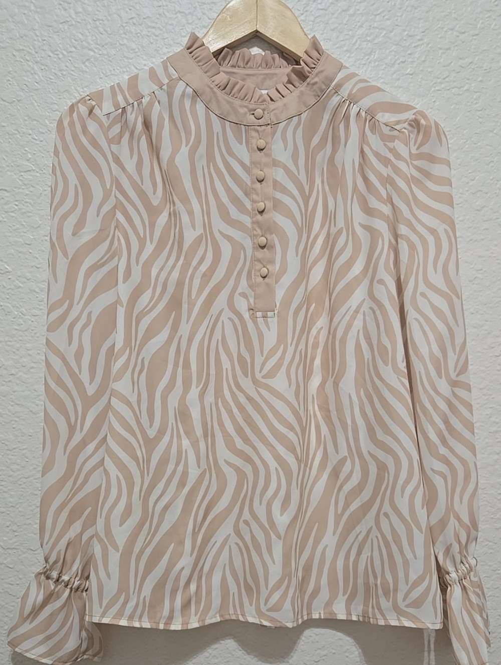 NWT GEMMA + JANE Beige Zebra-Print Ruffled Neck Blouse